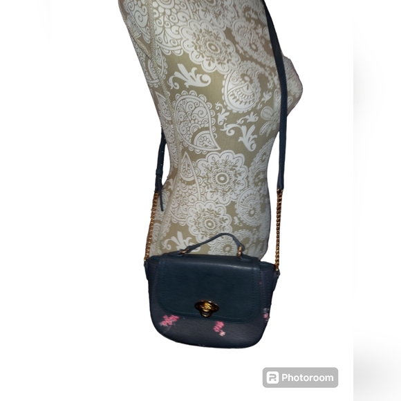 Lauren Conrad Crossbody Purse - Picture 4 of 11